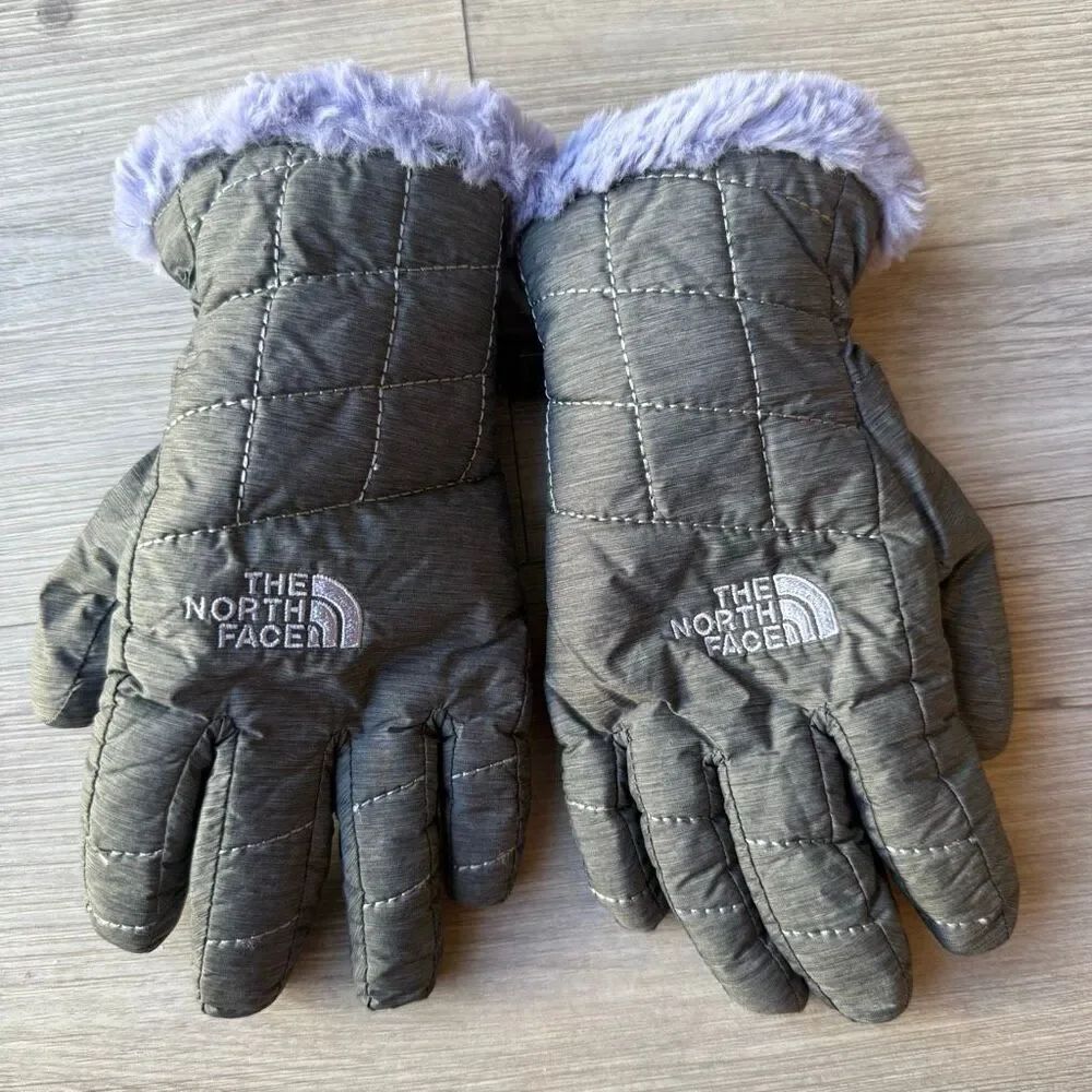 The North Face Youth Mossbud Swirl gloves in gray and purple size S